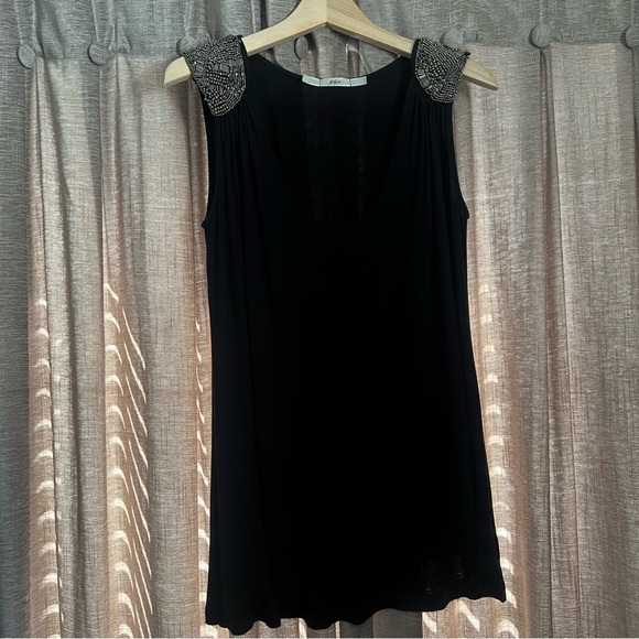 Gibson Black Sleeveless Tunic with Beaded Embellished Shoulders Size Medium - Picture 2 of 14